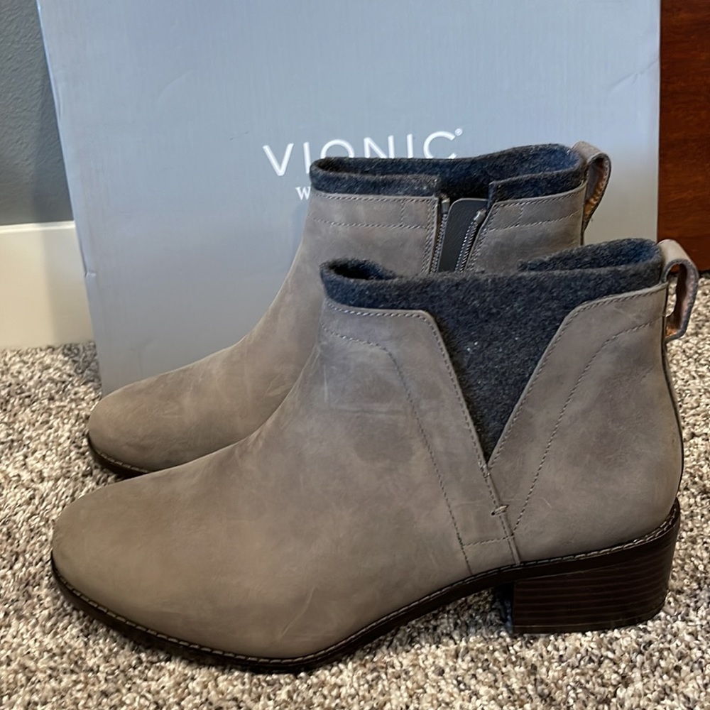 Vionic Joslyn boot size 9W NWT